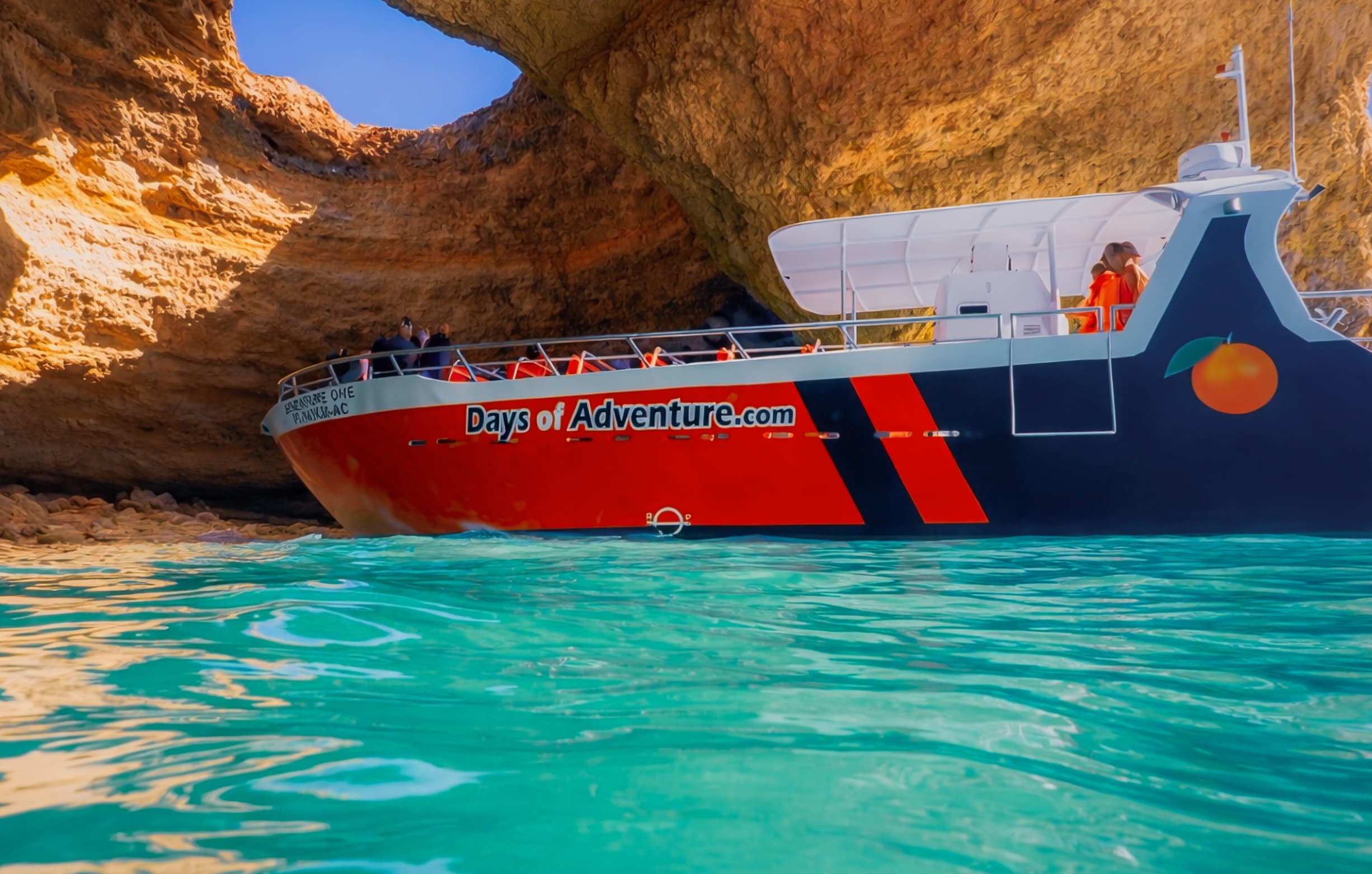Boat tour exploring the Benagil cave and dolphin watching areas