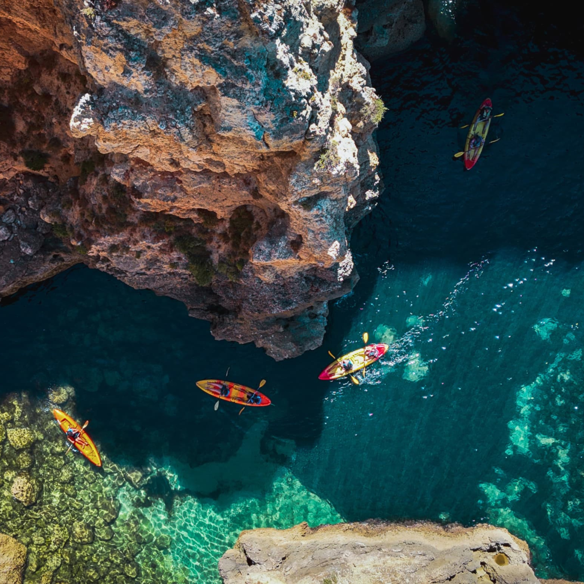 Kayak tour through the caves of Ponta da Piedade
