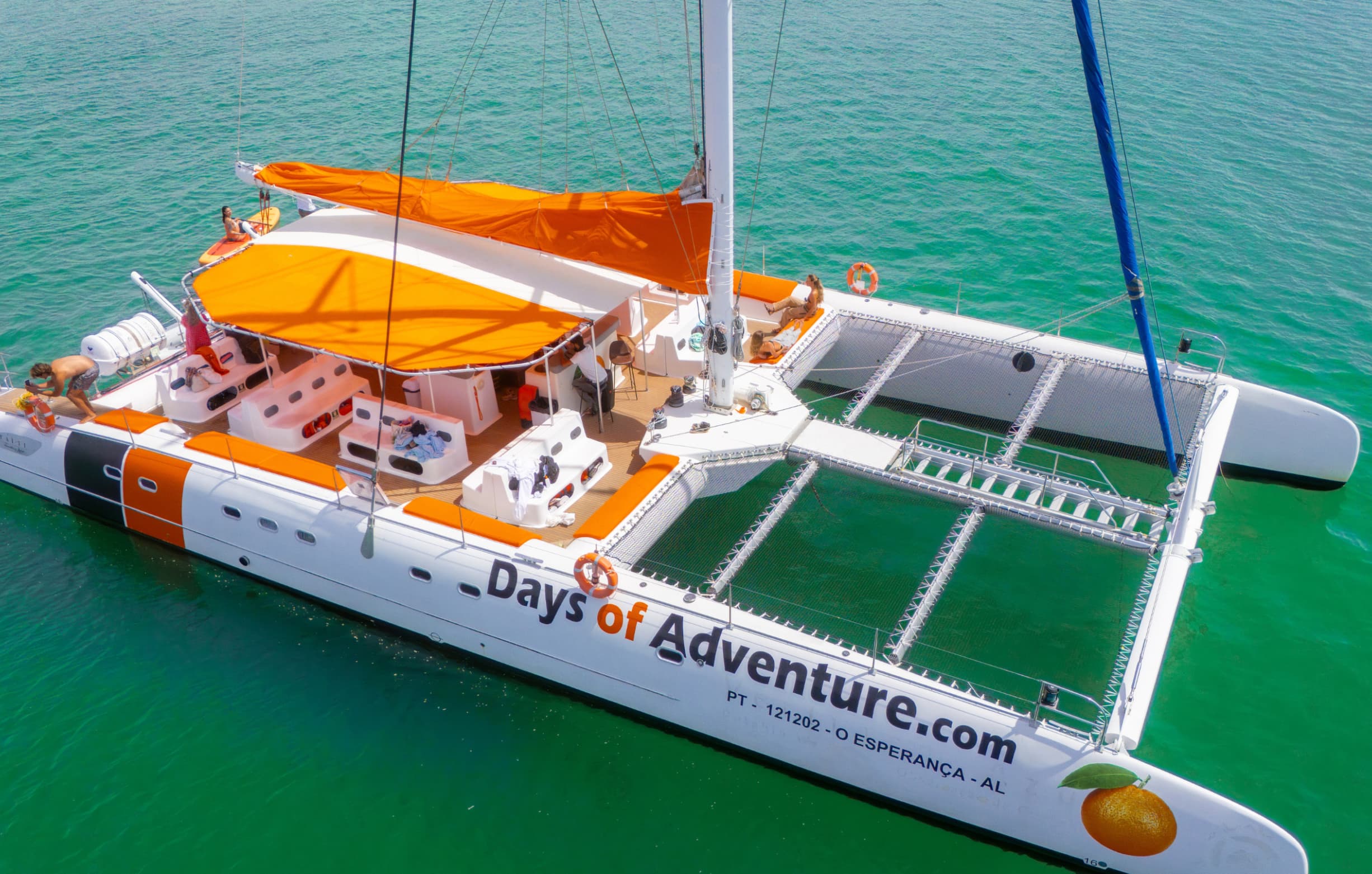 Sailing experience along the coast of Lagos Portugal